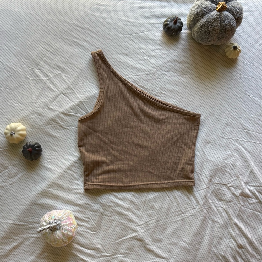 SHEIN Brown One-Shoulder Tank Top